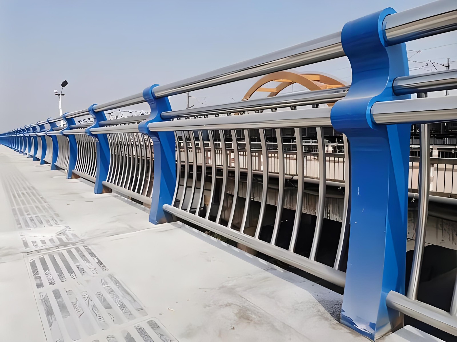 许昌不锈钢复合管护栏制造工艺要求及其重要性